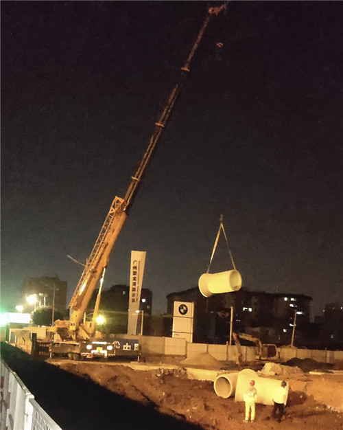 娄星区“弯臂矫正”—— 吊车的 “形变补偿” 技术